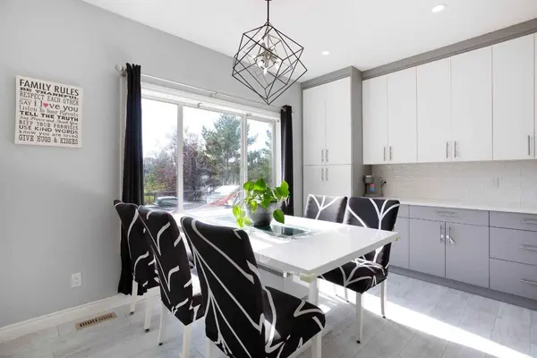 1925 Luxstone PARK SW, Airdrie, AB T4B 3B5