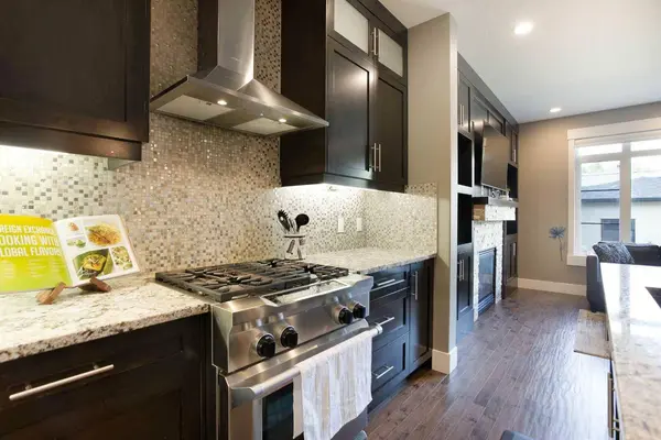 434 S 22 AVE NW, Calgary, AB T2M 1N3