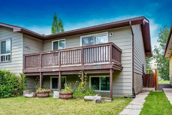3627 S Cedarille DR SW, Calgary, AB T2W 3J5