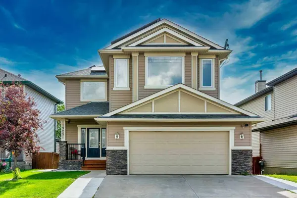 1925 E Luxstone PARK SW, Airdrie, AB T4B 3B5
