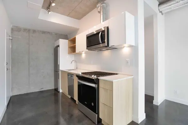 1319 14 AVE SW #1001, Calgary, AB T3C 0W3