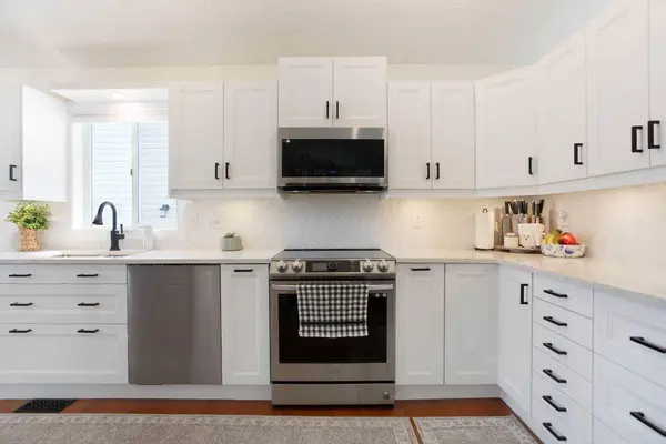 1105 Country Hills CIR NW, Calgary, AB T3K 4W9