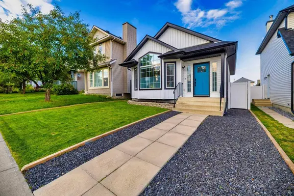 1105 Country Hills CIR NW, Calgary, AB T3K 4W9
