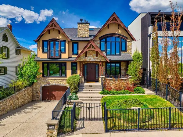 738 Crescent RD NW, Calgary, AB T2M 4A7
