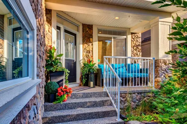 8631 Wentworth DR SW, Calgary, AB T3H 5K2