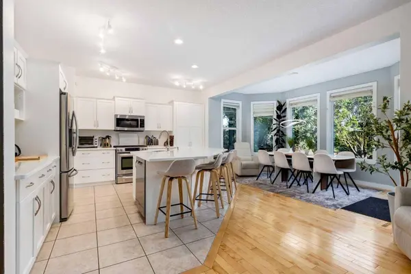 8631 Wentworth DR SW, Calgary, AB T3H 5K2