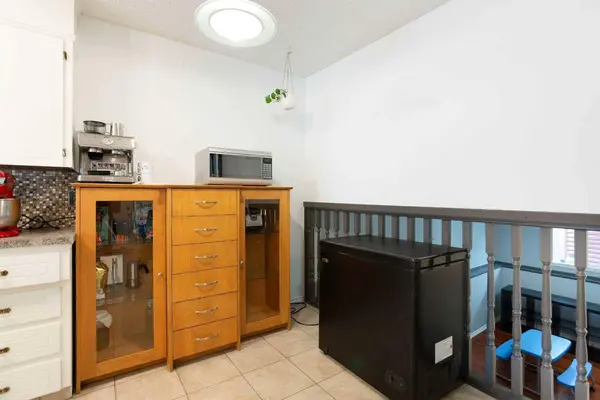 235 Templemont DR NE, Calgary, AB T1Y 5A1