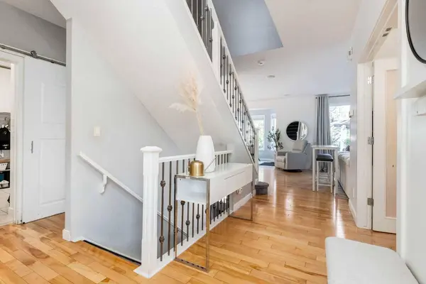 8631 Wentworth DR SW, Calgary, AB T3H 5K2