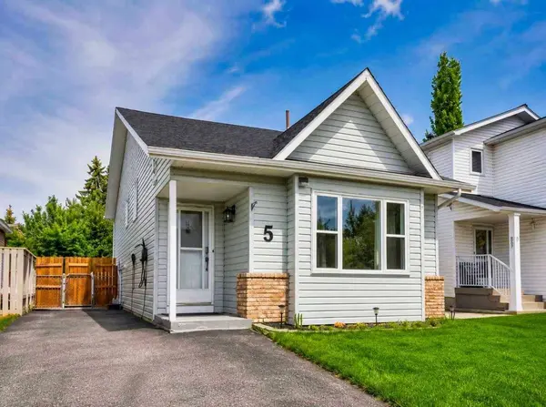 5 Shawglen CT SW, Calgary, AB T2Y 2R1