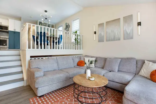 5 Shawglen CT SW, Calgary, AB T2Y 2R1