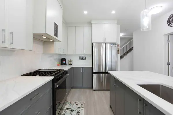 91 Copperhead GRV SE, Calgary, AB T2Z 5H4