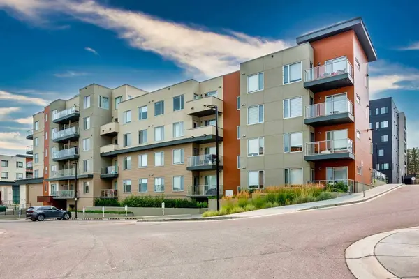 71 Shawnee Common SW #206, Calgary, AB T2Y 0R2