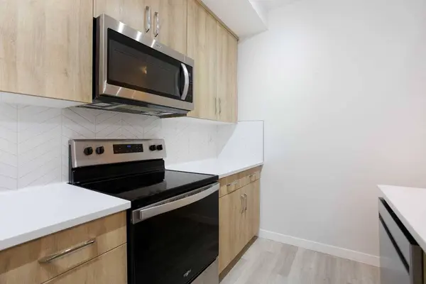 71 Shawnee Common SW #206, Calgary, AB T2Y 0R2
