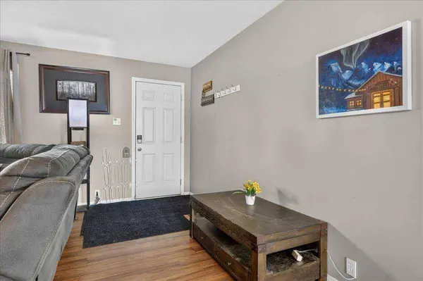201 1 AVE, Torrington, AB T0M 2B0