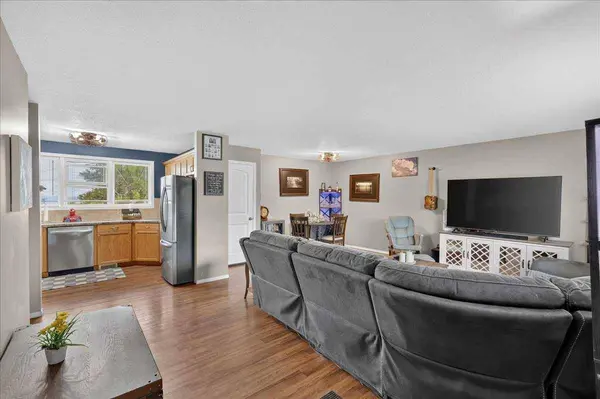201 1 AVE, Torrington, AB T0M 2B0