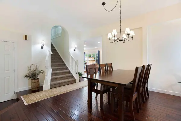 24 Sun Harbour PL SE, Calgary, AB T2X 3B2