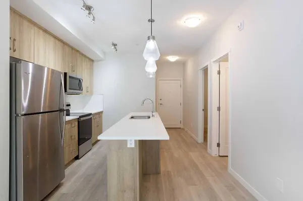 71 Shawnee Common SW #206, Calgary, AB T2Y 0R2