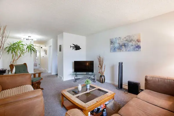 3222/3224 14 ST NW, Calgary, AB T2K1H8