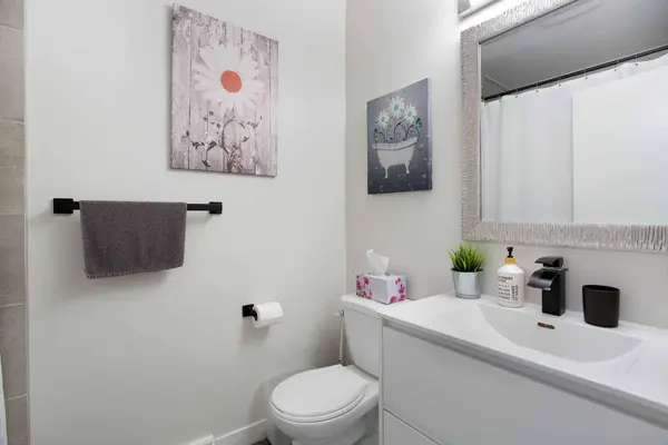 3222/3224 14 ST NW, Calgary, AB T2K1H8