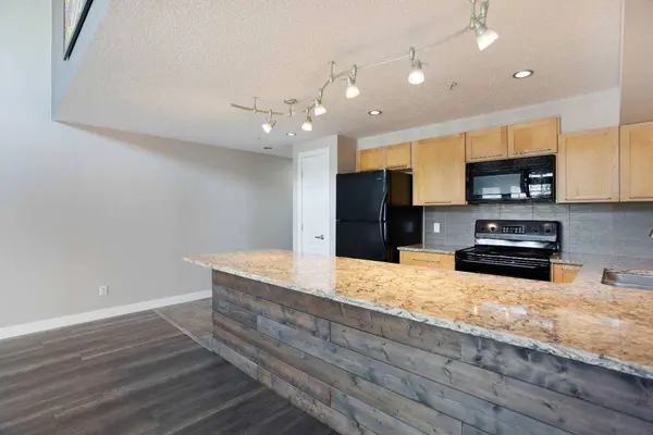 1505 27 AVE SW #109, Calgary, AB T2T 1G5