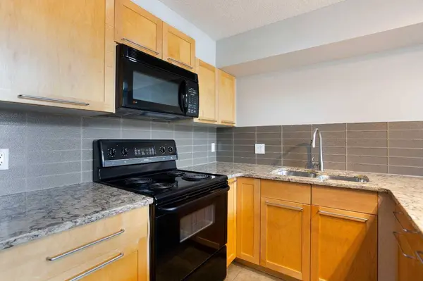 1505 27 AVE SW #109, Calgary, AB T2T 1G5