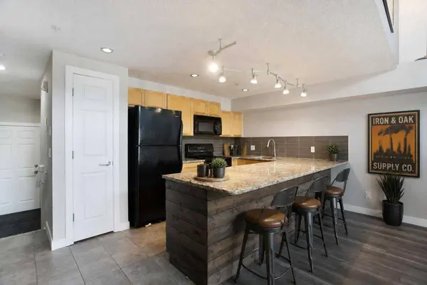 1505 27 AVE SW #109, Calgary, AB T2T 1G5