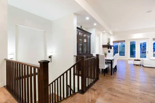 23 Cranbrook WAY SE, Calgary, AB T3M 1S5