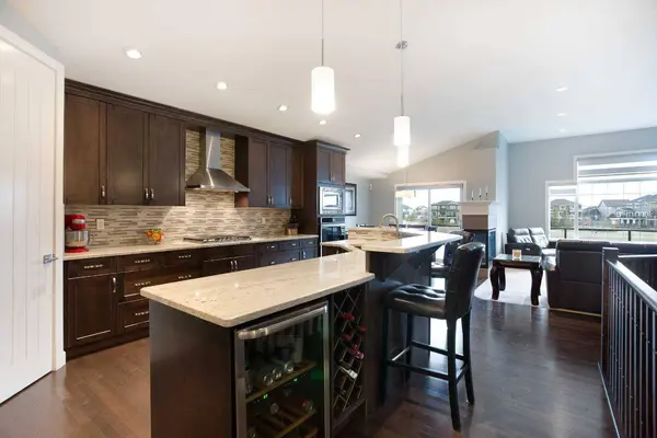 136 Rainbow Falls GLN, Chestermere, AB T1X 0S5