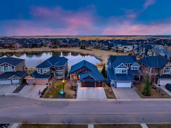 136 Rainbow Falls GLN, Chestermere, AB T1X 0S5