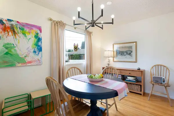 412 78 AVE NE, Calgary, AB T2K 0R8