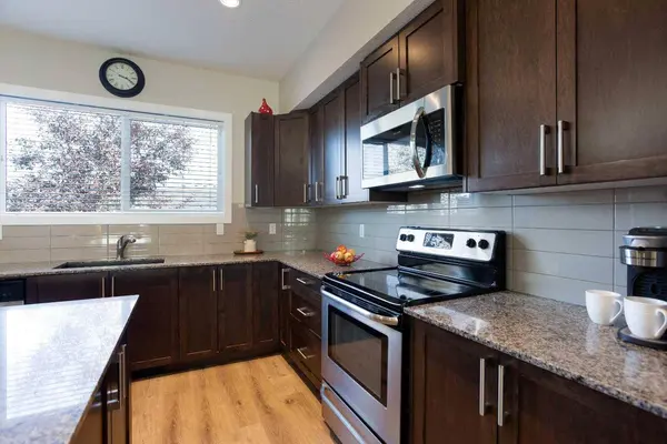 834 Nolan Hill BLVD NW, Calgary, AB T3R 0W1