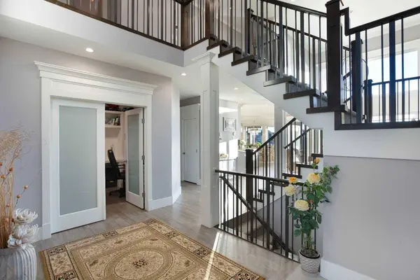 160 Kinniburgh LOOP, Chestermere, AB T1X 0V1