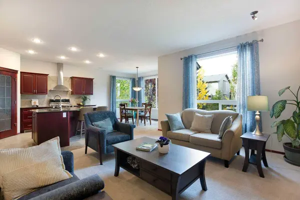 66 Cougarstone Close SW, Calgary, AB T3H 5J4