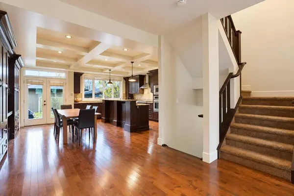 2134 3 AVE NW, Calgary, AB T2N 0K4