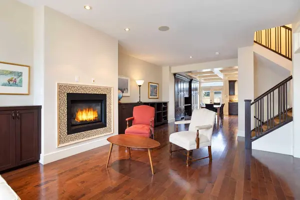 2134 3 AVE NW, Calgary, AB T2N 0K4