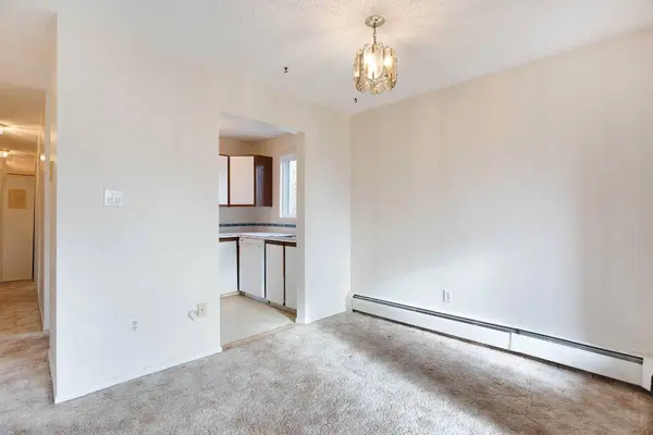 624 2 AVE NW #5, Calgary, AB T2N 0E1