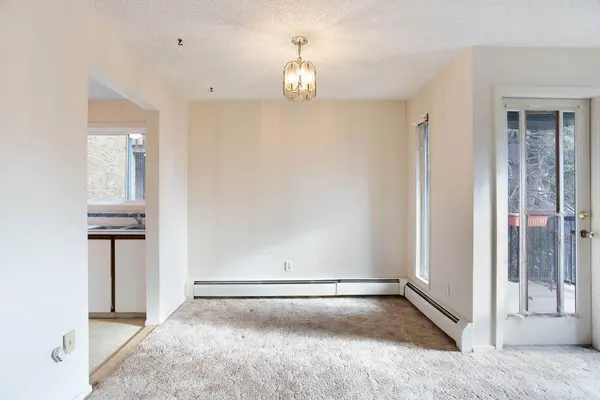 624 2 AVE NW #5, Calgary, AB T2N 0E1