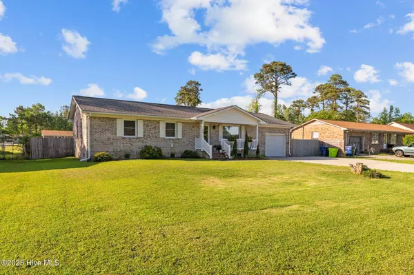 215 Forest Hill DR, Havelock, NC 28532