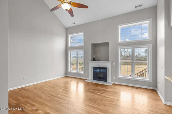 1607 Ivory Gull DR, Morehead City, NC 28557