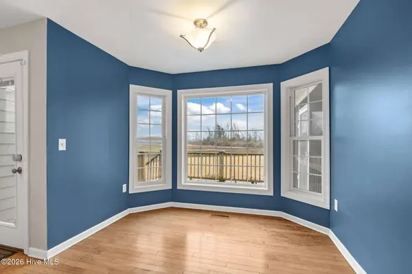 1607 Ivory Gull DR, Morehead City, NC 28557