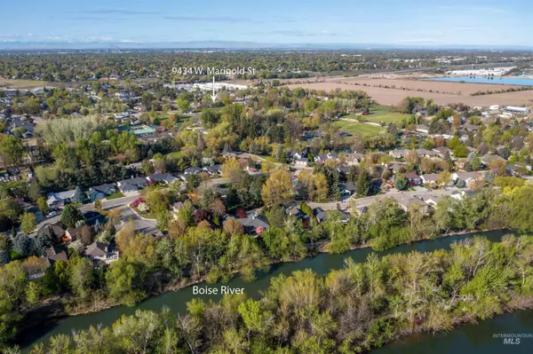 9434 W Marigold St, Garden City, ID 83714