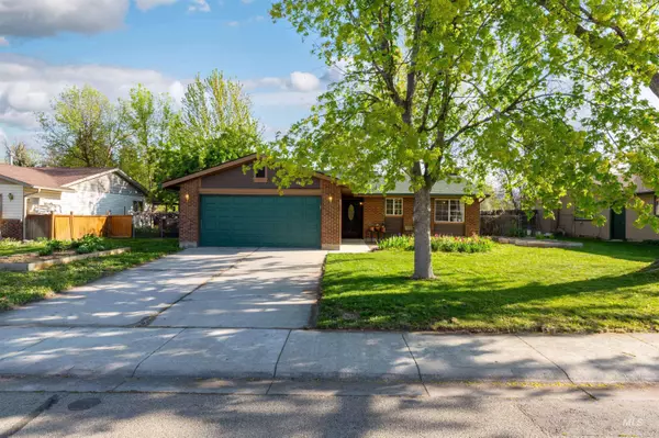 9434 W Marigold St, Garden City, ID 83714