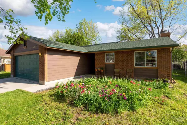 9434 W Marigold St, Garden City, ID 83714