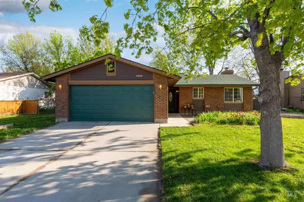 9434 W Marigold St, Garden City, ID 83714