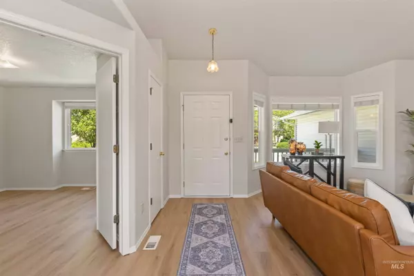 7633 W Prince St, Boise, ID 83714