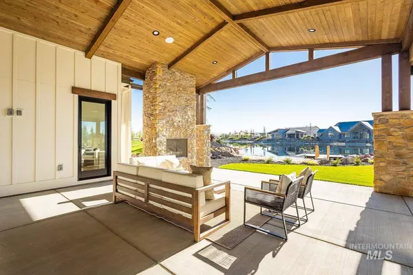 3426 N Hardwick Ave, Eagle, ID 83616