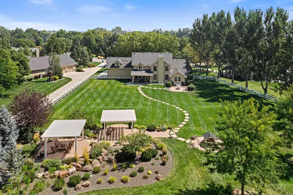 2475 N Sun Valley Pl, Eagle, ID 83616