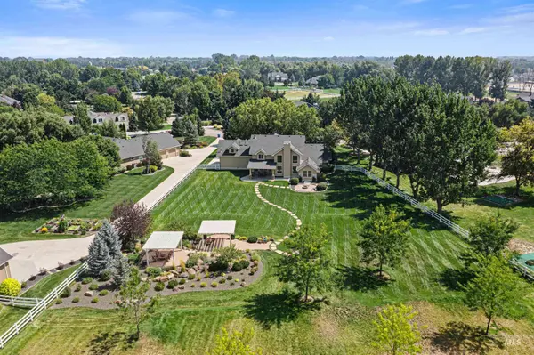 2475 N Sun Valley Pl, Eagle, ID 83616