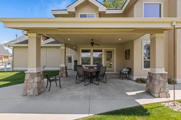 2475 N Sun Valley Pl, Eagle, ID 83616