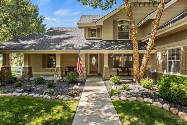 2475 N Sun Valley Pl, Eagle, ID 83616